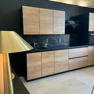 https://la-maison-des-ecureuils-bruniquel.midi-pyreneeshotels.com